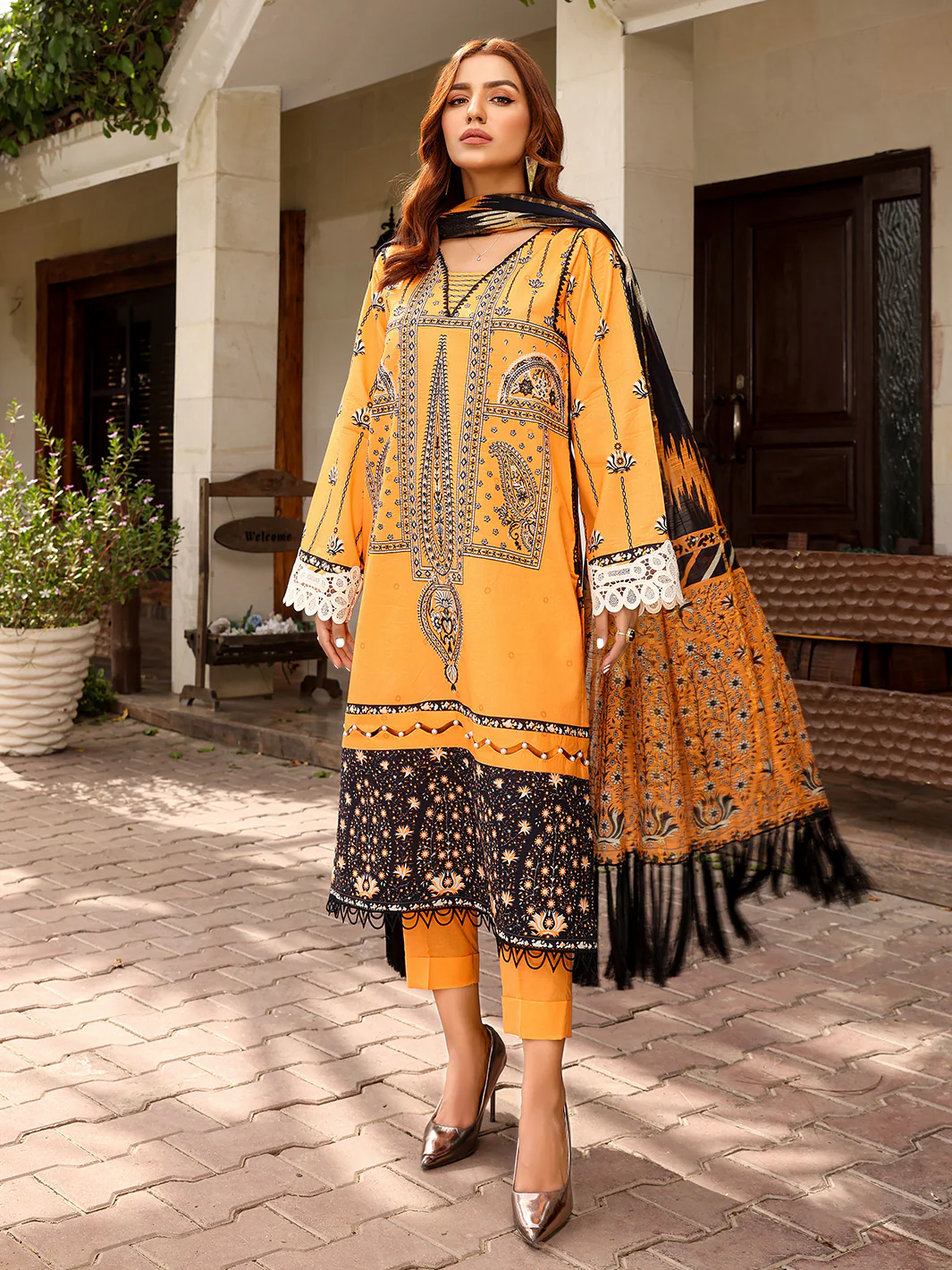 D#2020B | 3 Piece Luxury Unstitched - Image 4