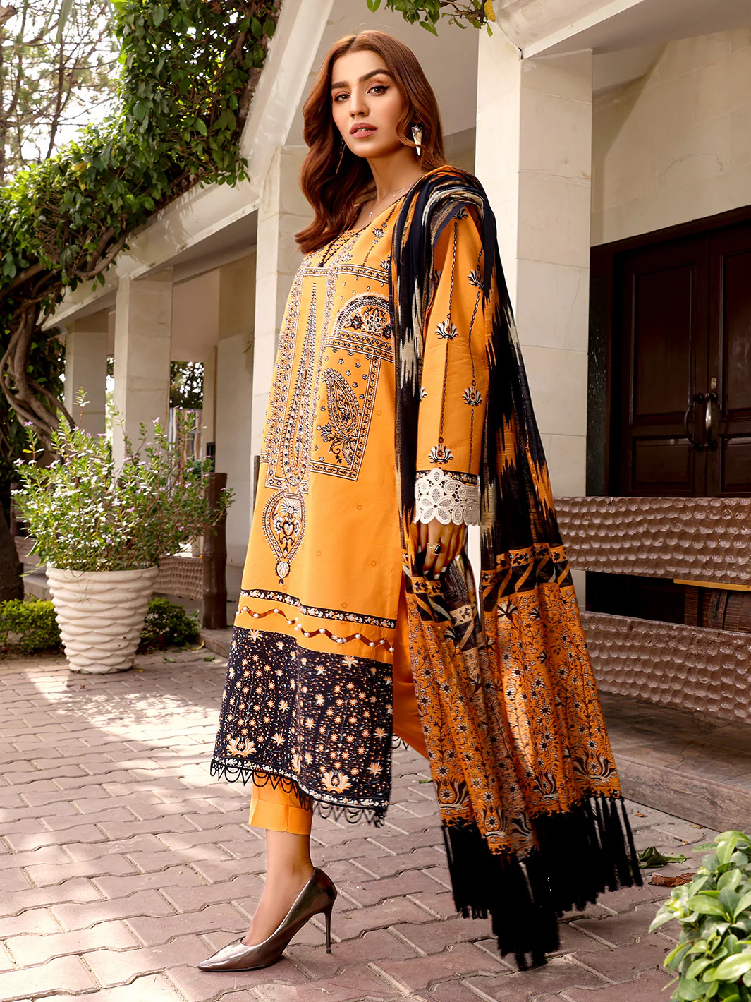 D#2020B | 3 Piece Luxury Unstitched - Image 5