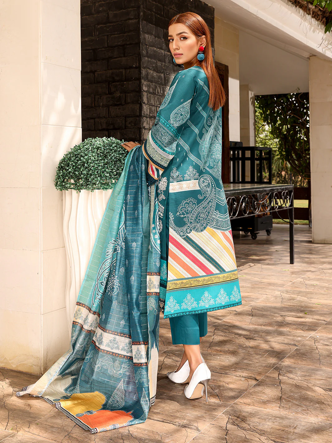 D#2022A | 3 Piece Luxury Unstitched - Image 3