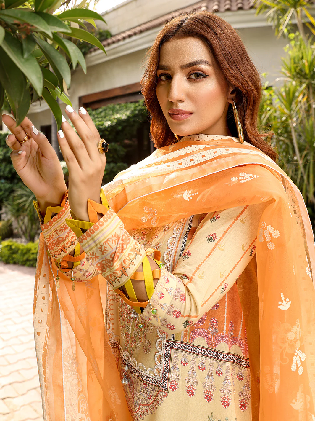 D#2023A | 3 Piece Luxury Unstitched - Image 3