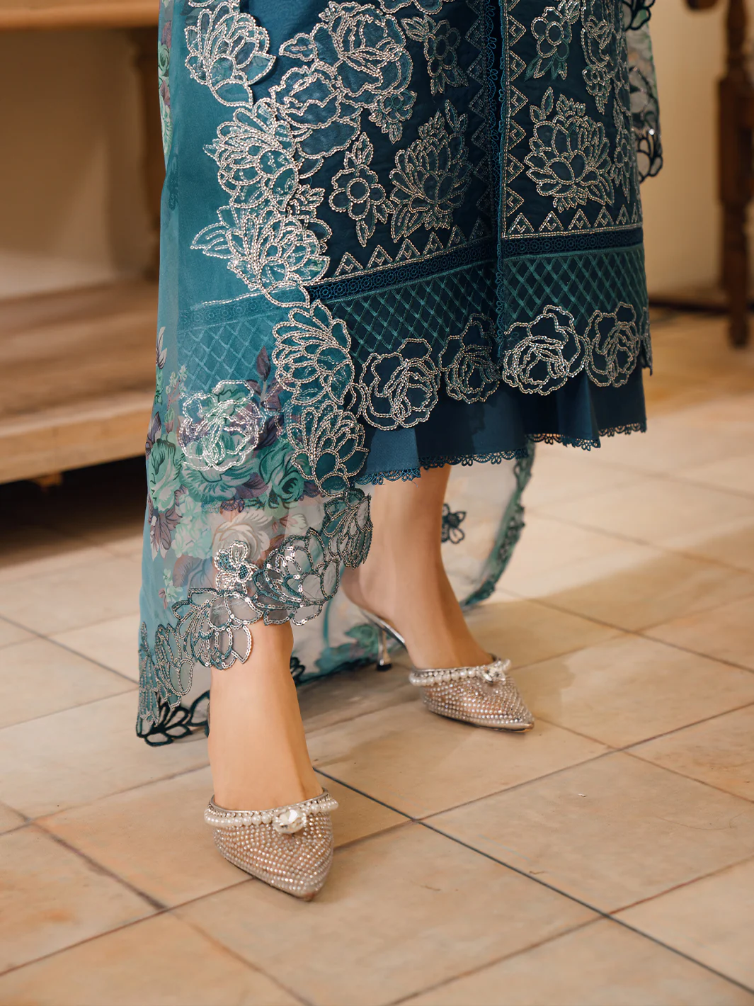 MAVI | 3 PC LUXURY PRET - Image 8